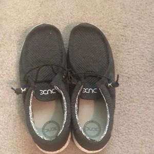 Men’s olive green slip on shoes